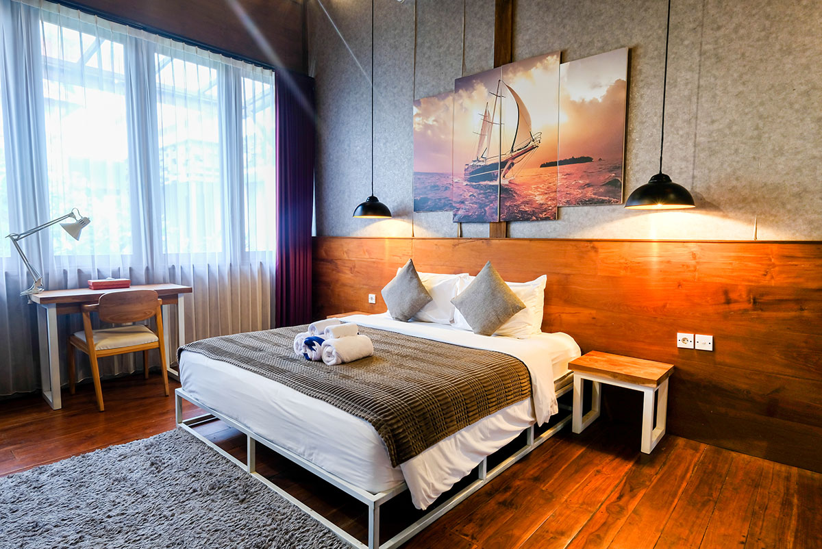 3-deluxe-bedroom