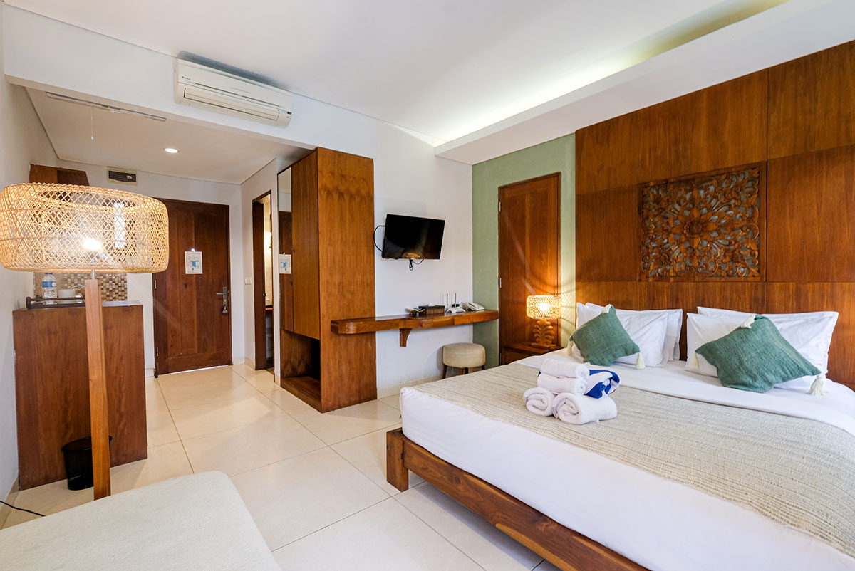 3-suite-pool-view-bedroom